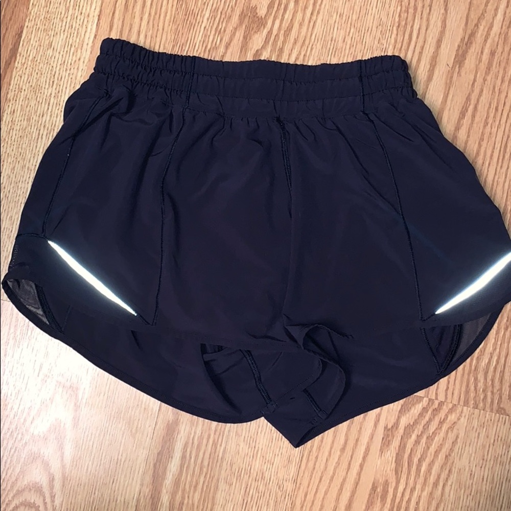 Lulu lemon mesh side shorts